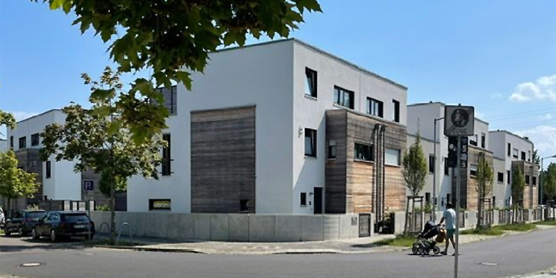 Strassenfassade Stadthäuser Ludwig-Lesser-Straße, Henningsdorf